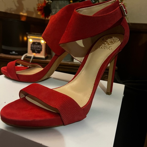 Vince Camuto Red Heels - Picture 3 of 7